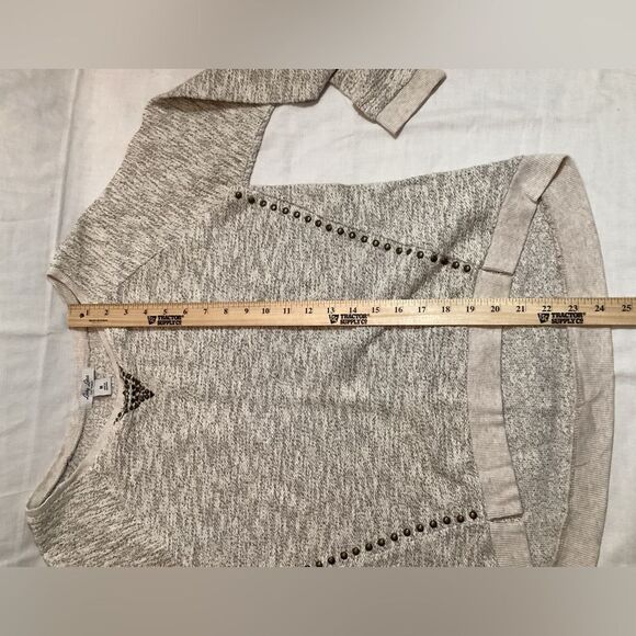 Lucky Lotus California Women's Casual Beige Sweater with Stud Accents Medium - Picture 8 of 9